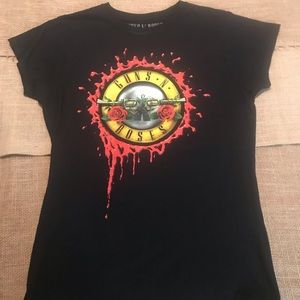Official guns and roses tee , 2018 European tour.